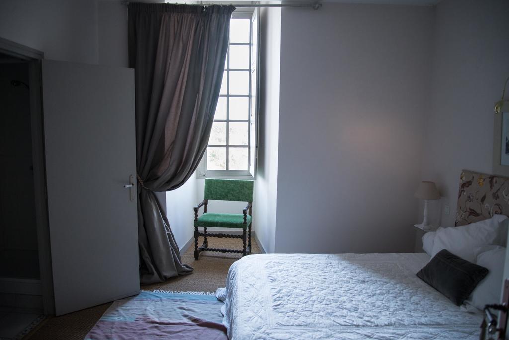 Chateau De Durtal Bed & Breakfast Exterior photo