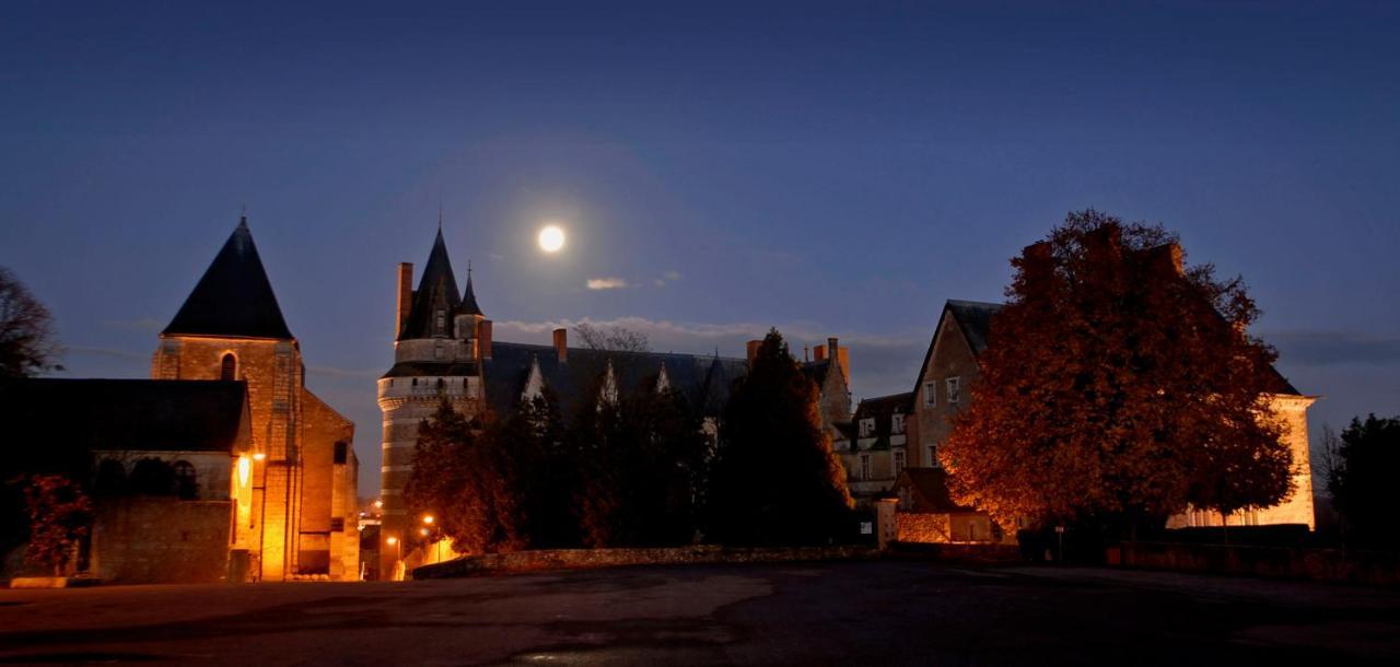 Chateau De Durtal Bed & Breakfast Exterior photo