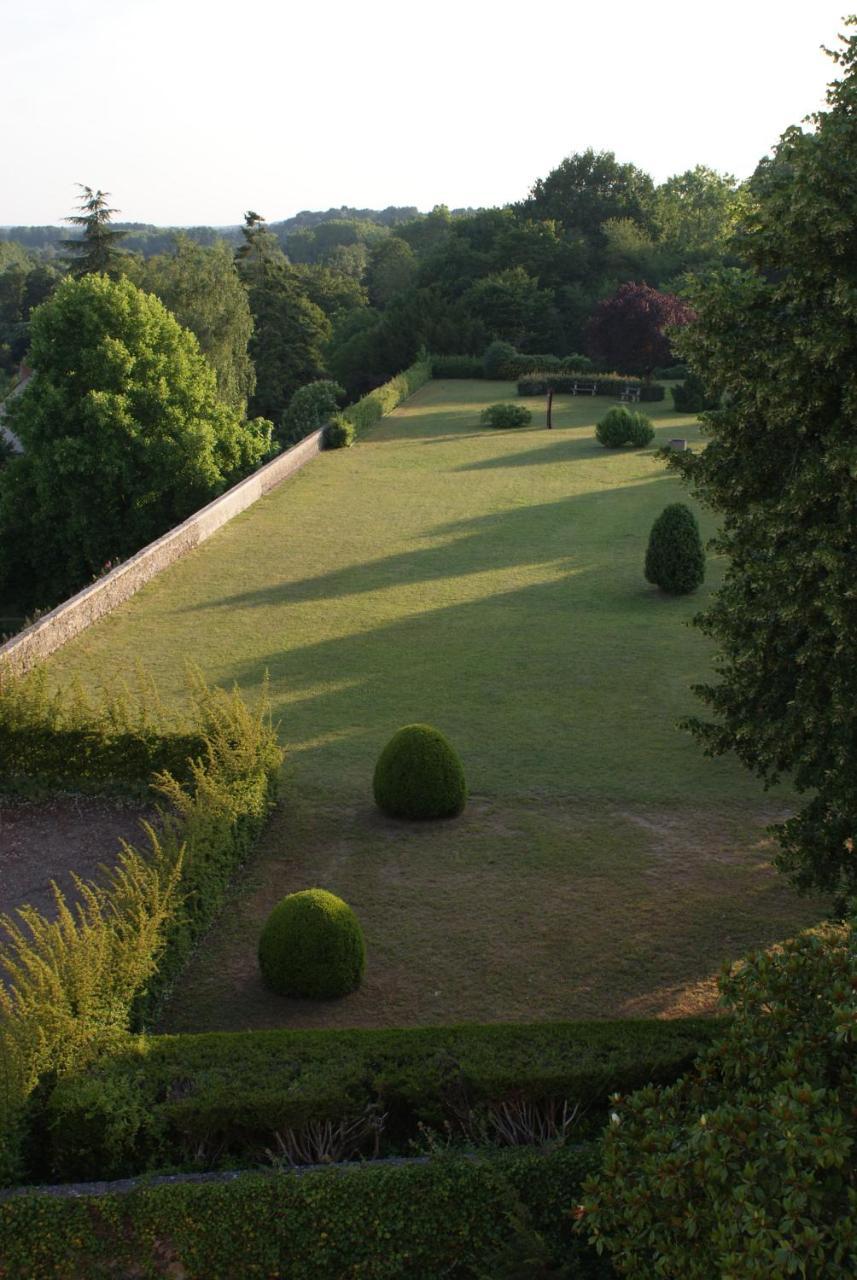 Chateau De Durtal Bed & Breakfast Exterior photo