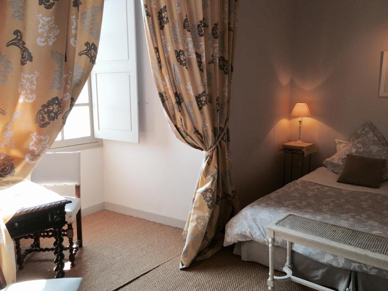 Chateau De Durtal Bed & Breakfast Exterior photo